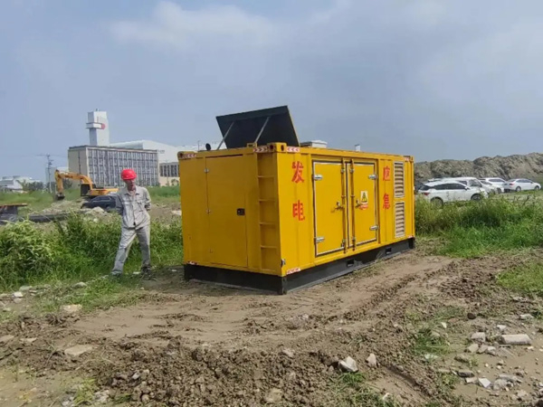 道真200KW柴油发电机机组每小时的油耗量受哪些因素影响？